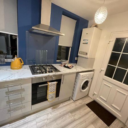 HLA Holytown Apartman Mossend Kültér fotó