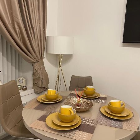 HLA Holytown Apartman Mossend Kültér fotó