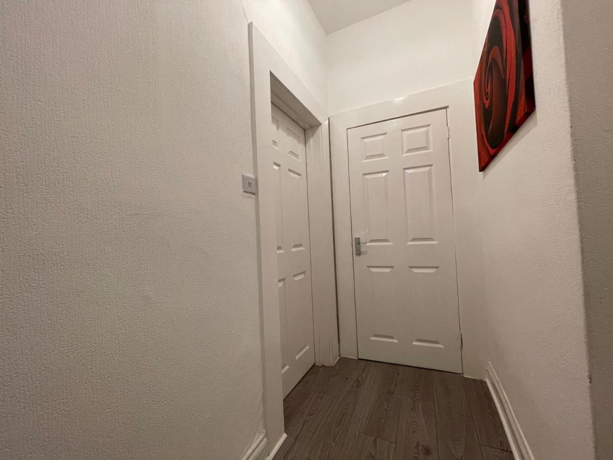 HLA Holytown Apartman Mossend Kültér fotó