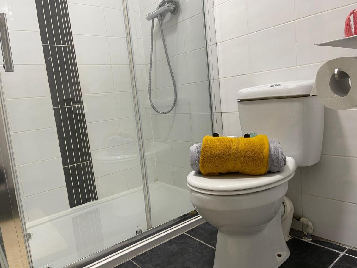 HLA Holytown Apartman Mossend Kültér fotó