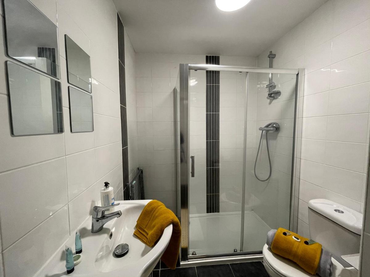 HLA Holytown Apartman Mossend Kültér fotó