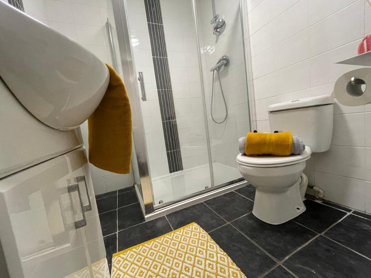HLA Holytown Apartman Mossend Kültér fotó