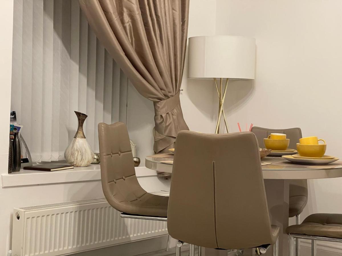 HLA Holytown Apartman Mossend Kültér fotó