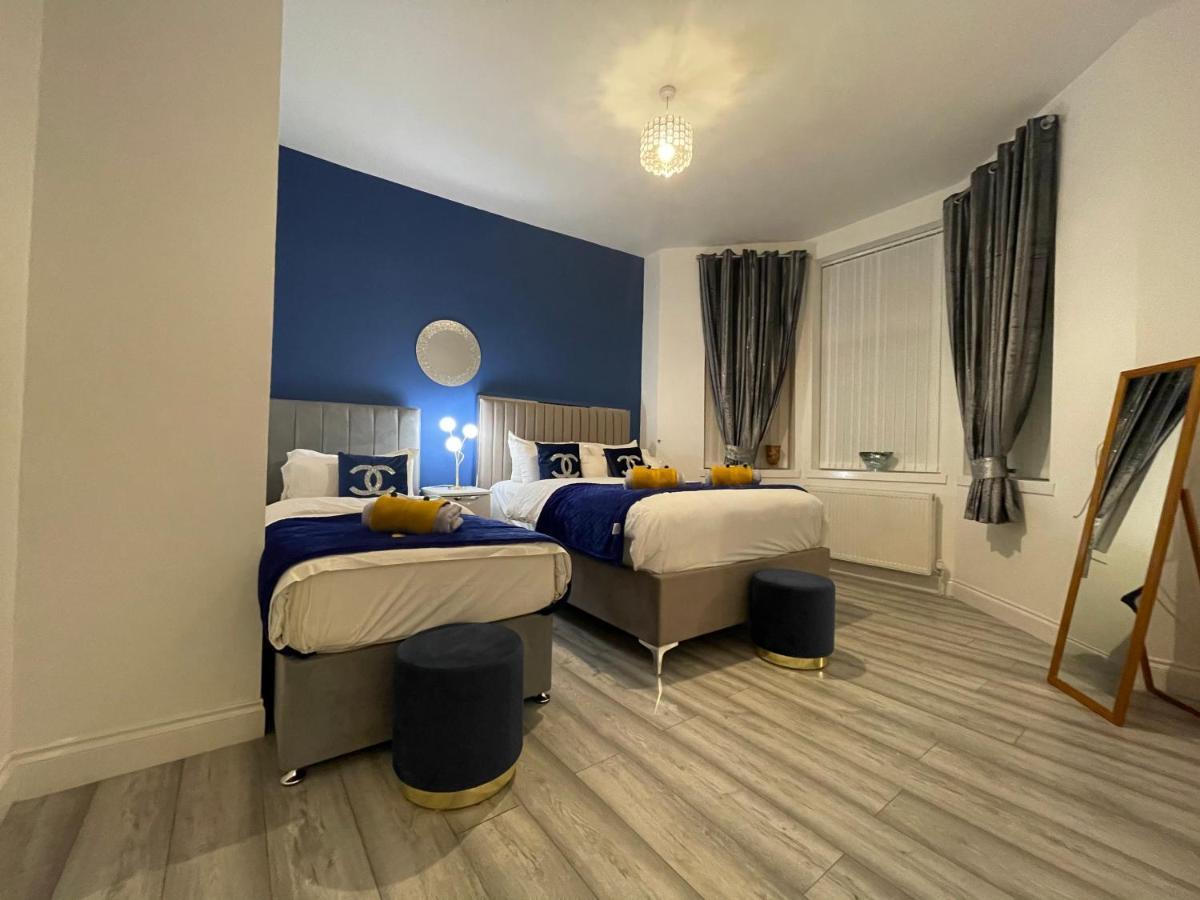 HLA Holytown Apartman Mossend Kültér fotó