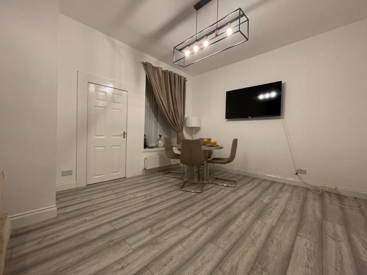 HLA Holytown Apartman Mossend Kültér fotó
