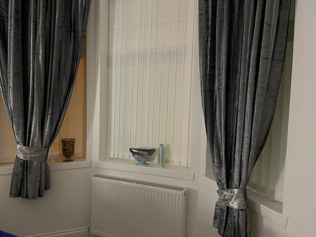 HLA Holytown Apartman Mossend Kültér fotó