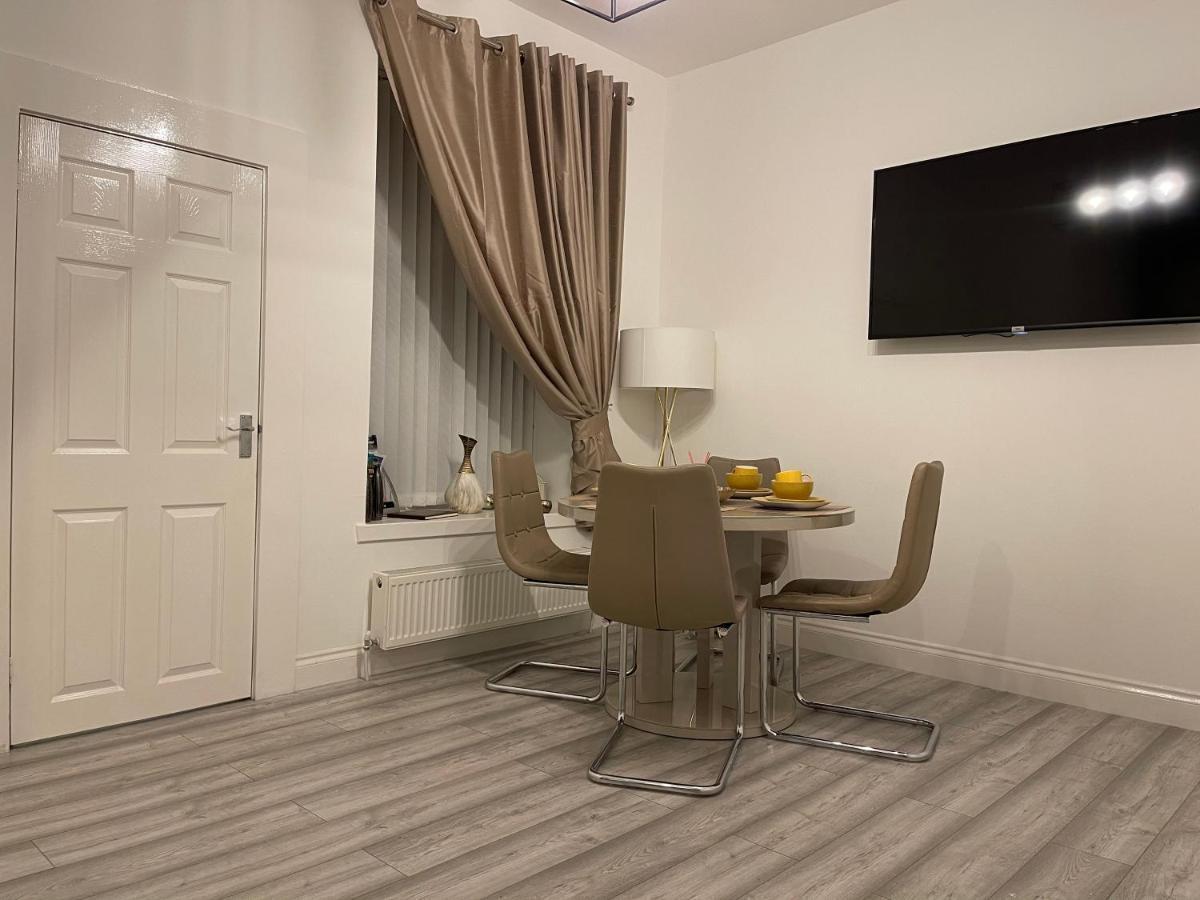 HLA Holytown Apartman Mossend Kültér fotó