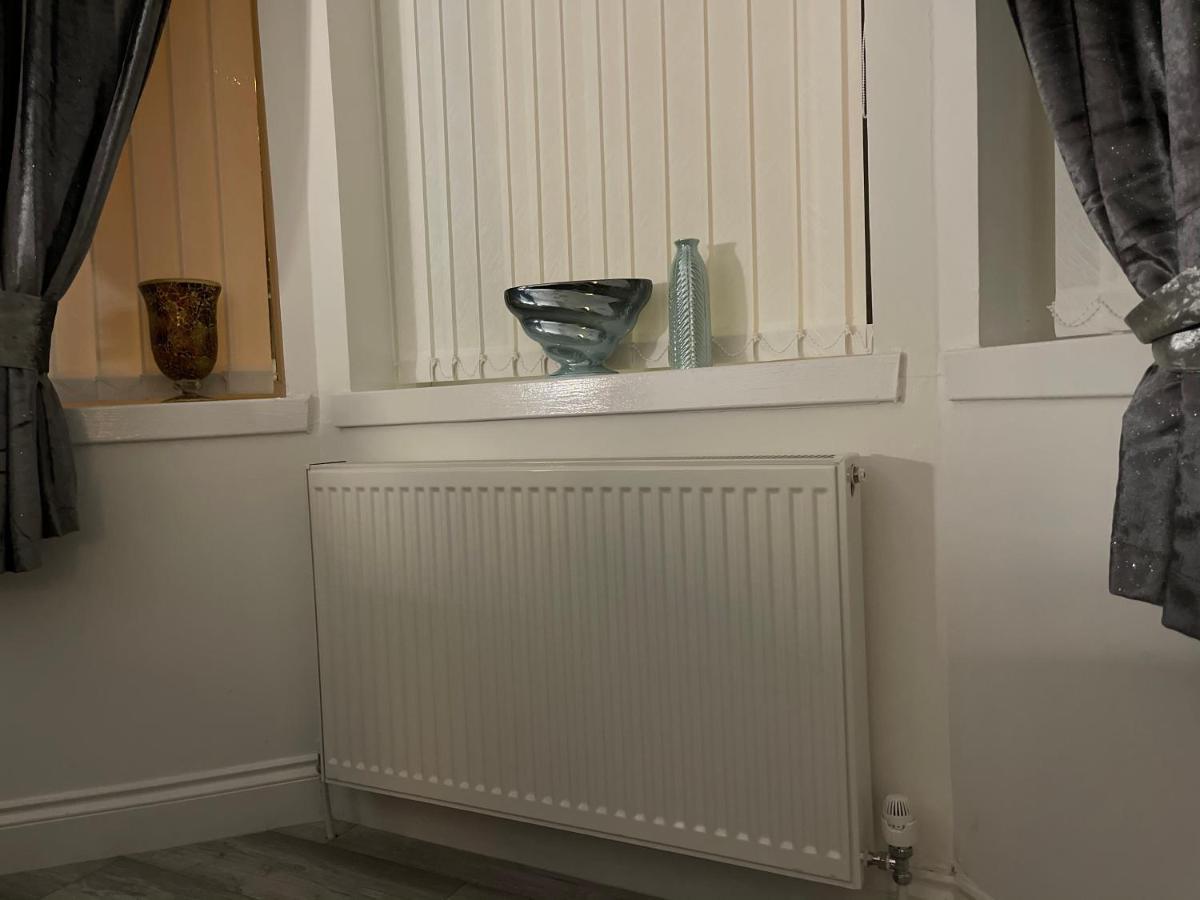 HLA Holytown Apartman Mossend Kültér fotó