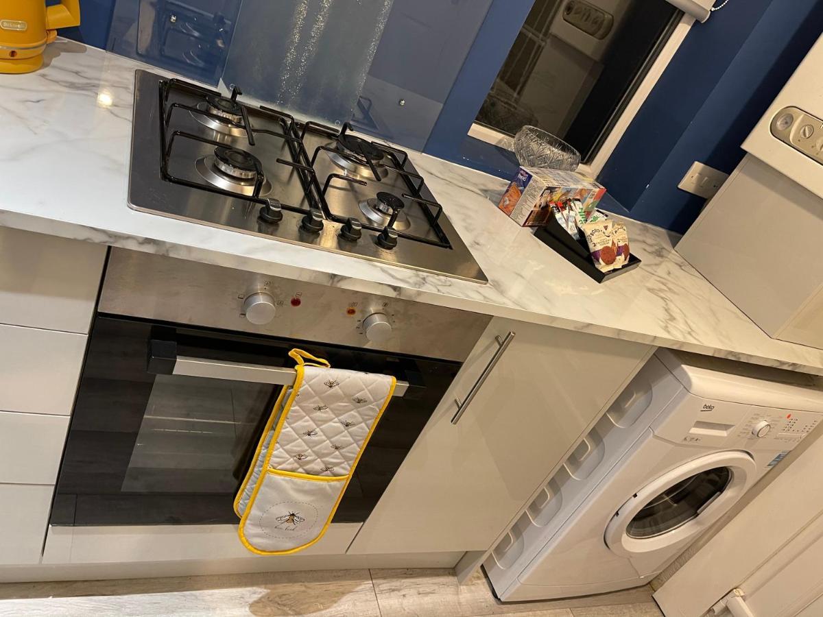 HLA Holytown Apartman Mossend Kültér fotó