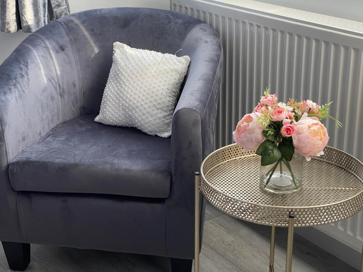 HLA Holytown Apartman Mossend Kültér fotó