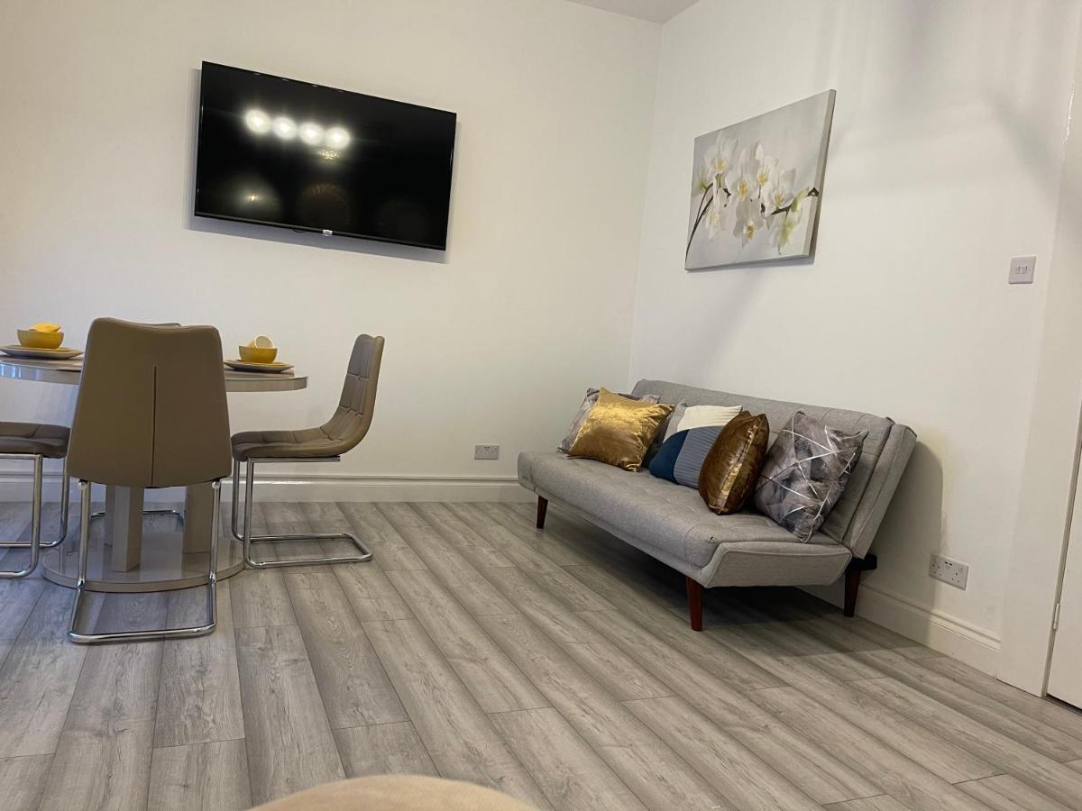 HLA Holytown Apartman Mossend Kültér fotó